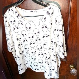 SheIn 5x alien crop tee